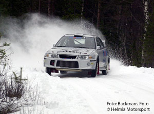J&auml;mf&ouml;relsevis har den h&auml;r bilen b&auml;ttre vridmoment, h&ouml;gre toppfart, h&ouml;gre effekt och snabbare acceleration.